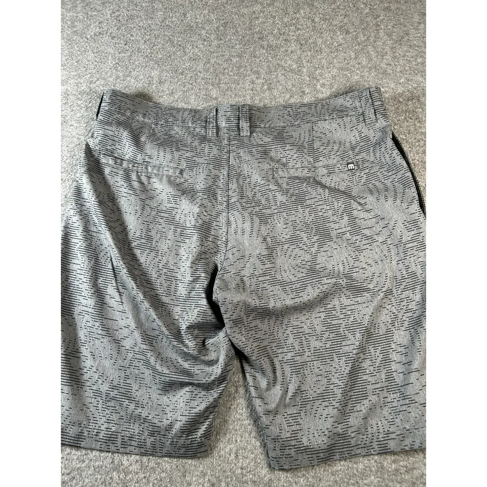 Travis Mathew Mens Black Gray Shorts Leaves Golf Casual Size 36 Stretch